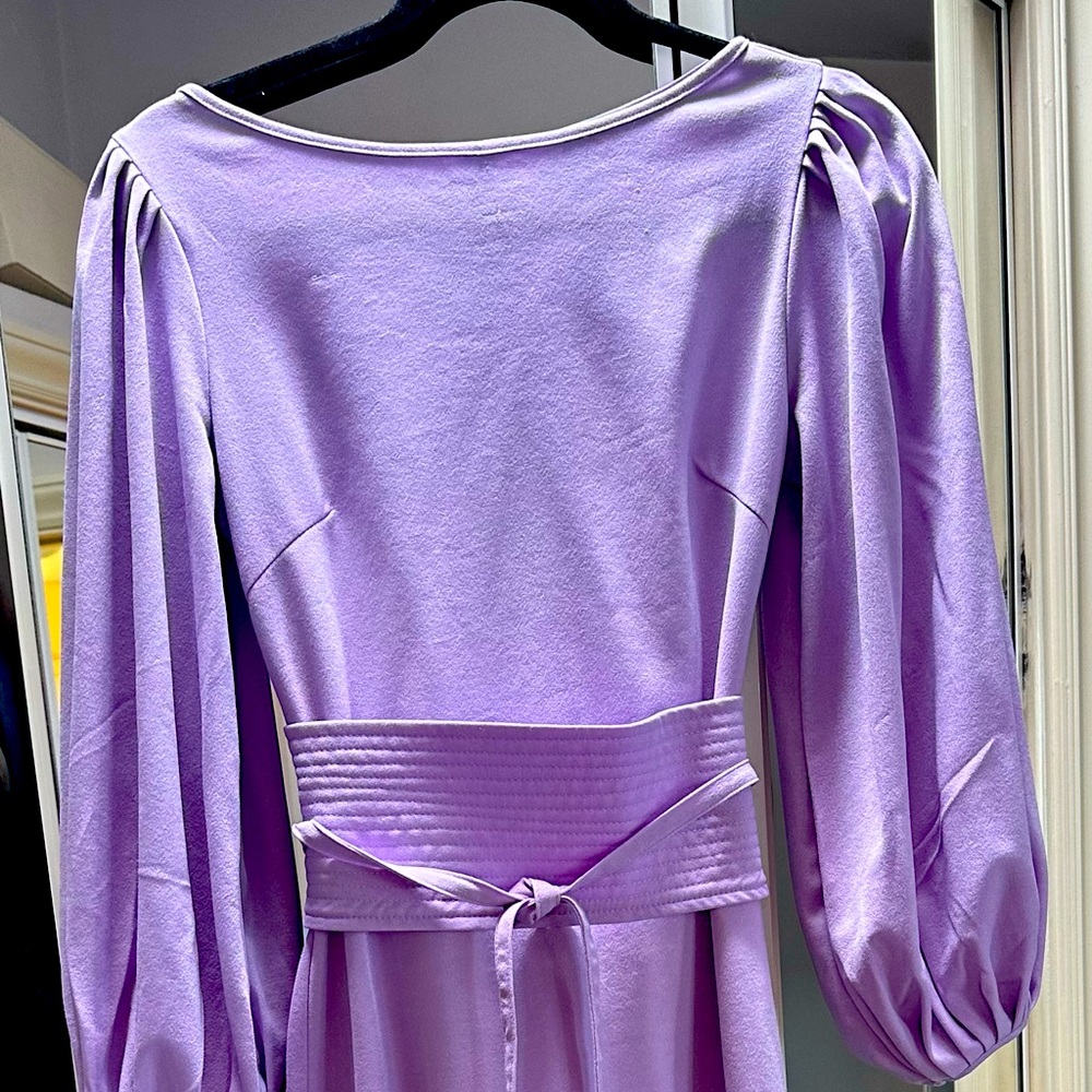PRETTY DRESS FOR A WEDDING